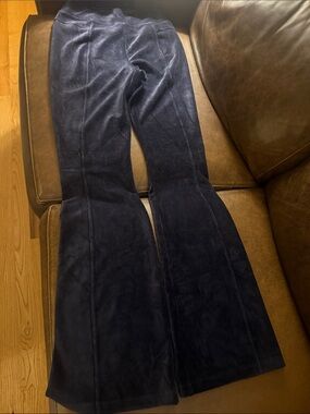 Women’s Navy Velvet Flared Leggings, brand new